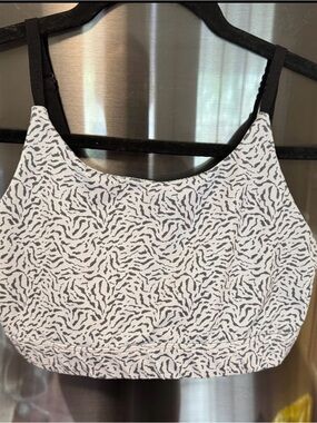 ALLFENIX Sports Bra Cheetah style Size medium